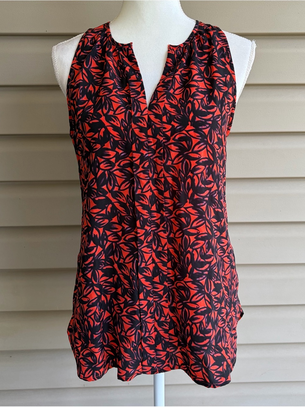 •Ann Taylor• Orange & Black Floral Sleeveless Blouse - Size Small